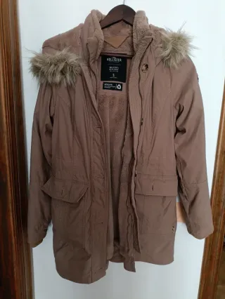 Abrigo Hollister Talla S Marrón