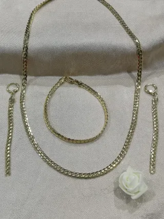 Conjunto collar, pulsera y pendientes laminado oro