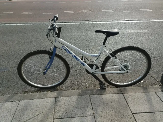 Bicicleta DENBIKE blanca y azul
