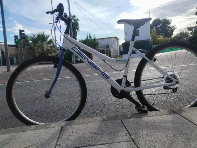 Bicicleta DENBIKE blanca y azul