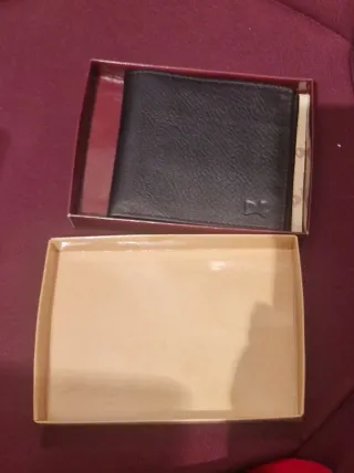 Cartera de cuero negra para hombre