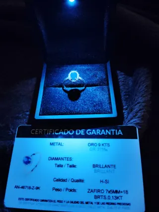 Anillo Oro 9K Zafiro Ovalado y Diamantes