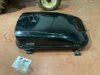Cofre de coche  TowCar casi nuevo