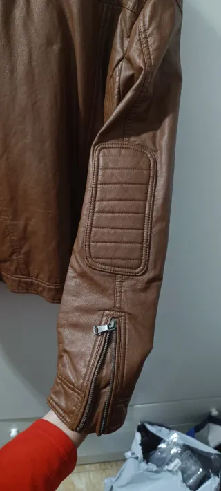 Chaqueta de polipiel marrón para hombre