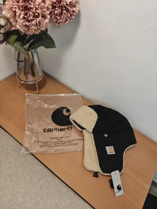 Gorro Carhartt Orejeras Negro y Beige