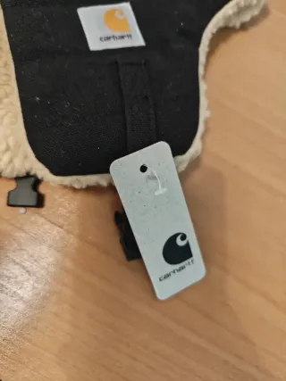 Gorro Carhartt Orejeras Negro y Beige