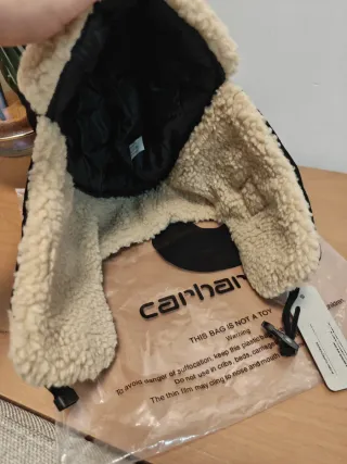 Gorro Carhartt Orejeras Negro y Beige