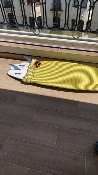 Tabla de surf blanca