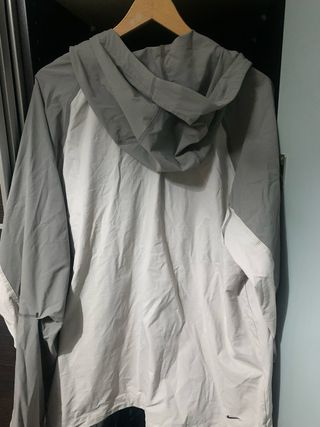 Chaqueta Nike Talla L Gris y Blanca