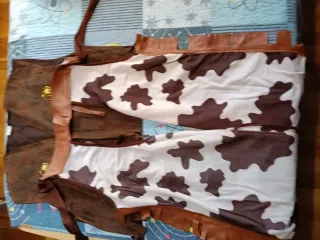 Disfraz vaquera marrón y rojo