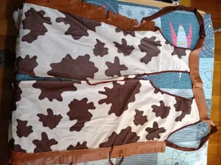 Disfraz vaquera marrón y rojo