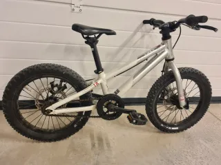 Bicicleta niño Commencal Ramones 16