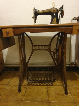 Máquina de coser Singer pedal antigua