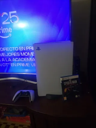 PlayStation 5 Blanca + Spider-Man incluye mando.