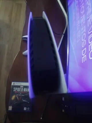 PlayStation 5 Blanca + Spider-Man incluye mando.