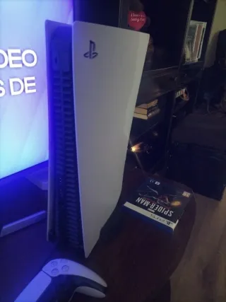 PlayStation 5 Blanca + Spider-Man incluye mando.