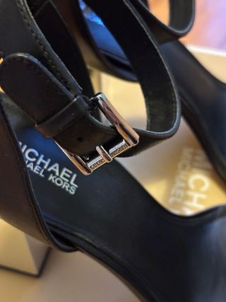 Sandalias Michael Kors Tacón Plateado