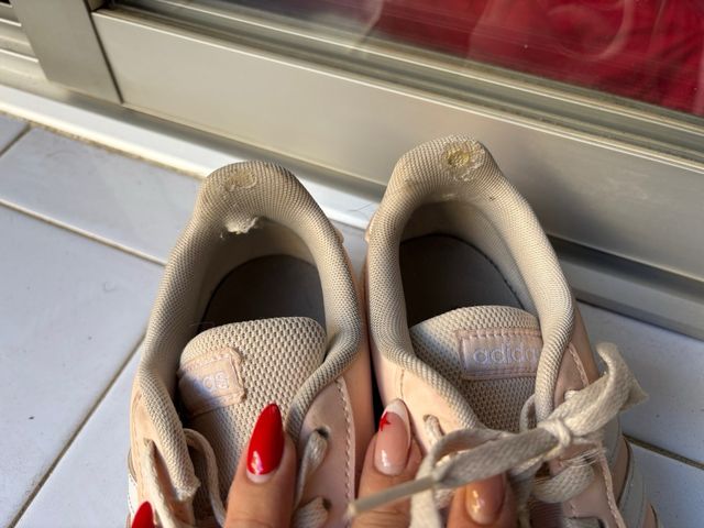 Zapatillas Adidas rosas y blancas