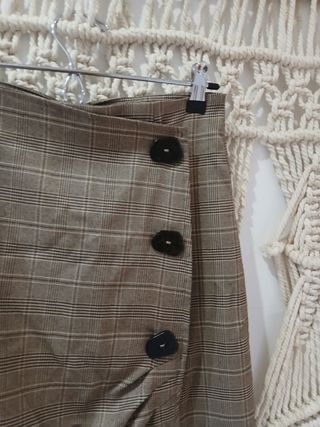 Falda de cuadros marrón y beige