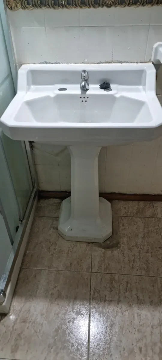 Lavabo de porcelana blanco roca