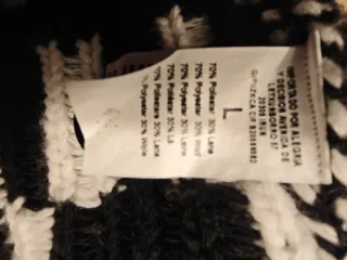 Chaqueta Loreak Mendian botones diseño moderno