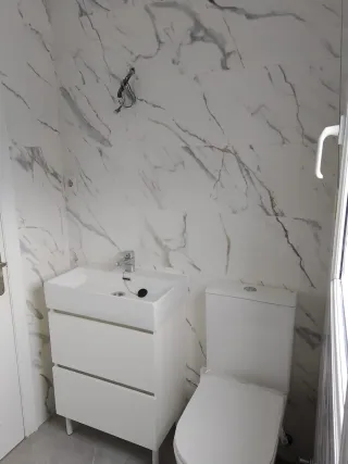 REFORMAS • ALBAÑILES • FONTANEROS • ELECTRICISTAS