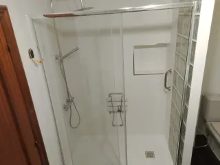 REFORMAS • ALBAÑILES • FONTANEROS • ELECTRICISTAS