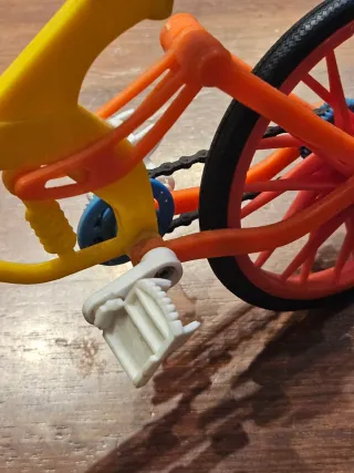 Bicicletta Barbie con ruote arancioni