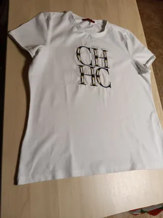 Nueva pero sin etiqueta  Camiseta CH Carolina Her