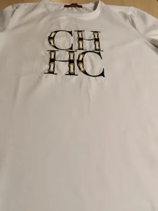 Nueva pero sin etiqueta  Camiseta CH Carolina Her