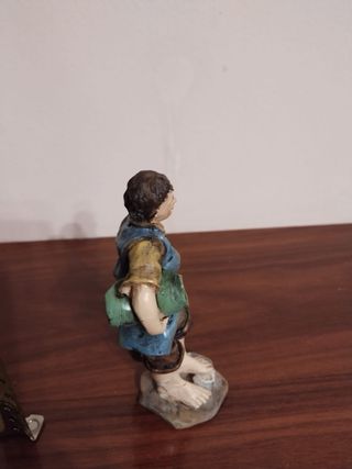 Figura Belén niño con cántaro