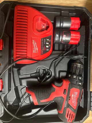 Taladro Percutor Milwaukee 12V