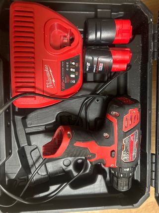 Taladro Percutor Milwaukee 12V