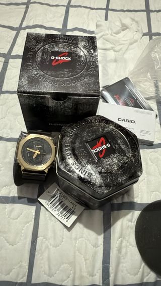 Reloj Casio G-Shock Dorado y Negro