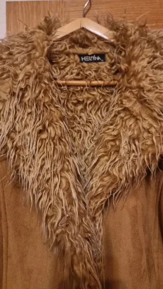 Abrigo largo marrón con pelo