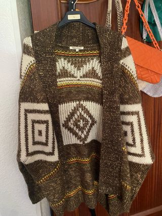 Abrigo tejido estampado étnico