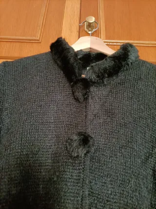 Chaqueta Mohair Negra con Cuello de Pelo