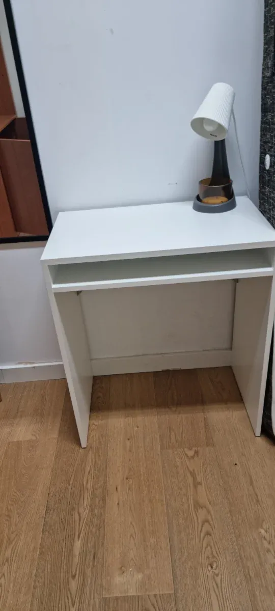 Escritorio blanco moderno