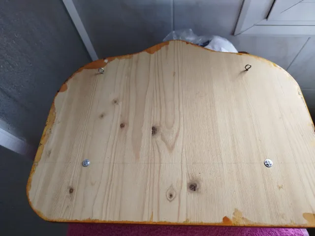 REBAJADO Perchero de madera decorado