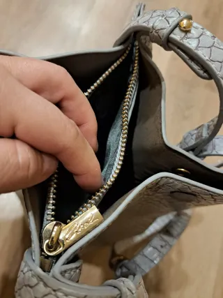 Bolso Diesel gris efecto piel serpiente