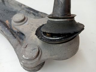 BRAZO SUSPENSION INFERIOR DELANTERO IZQUIERDO VOLKSWAGEN TOU (2)