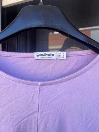 Camiseta Stradivarius Nudo Lila