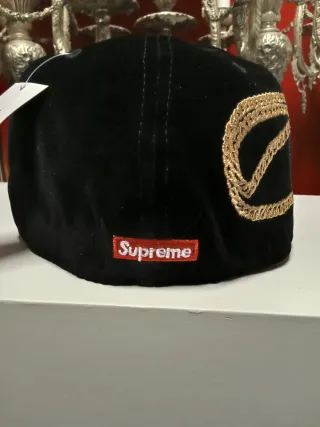 Gorra New Era 59Fifty Negra y Dorada Talla 7.1/4