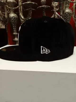 Gorra New Era 59Fifty Negra y Dorada Talla 7.1/4