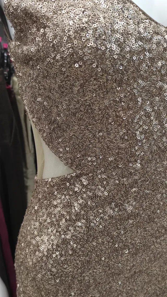 Vestito in paillette dorate nuovo