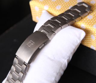 Tissot ARMIS TISSOT T-TOCH TITANIO