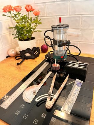 Fresadora Hammer FRZ710 - 710W Incluye +6 regalos