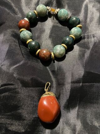 Bracciale e ciondolo pietre dure