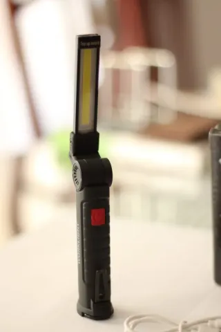 Linterna LED Recargable USB.