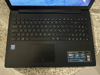 ASUS F553M Series Notebook HDMI